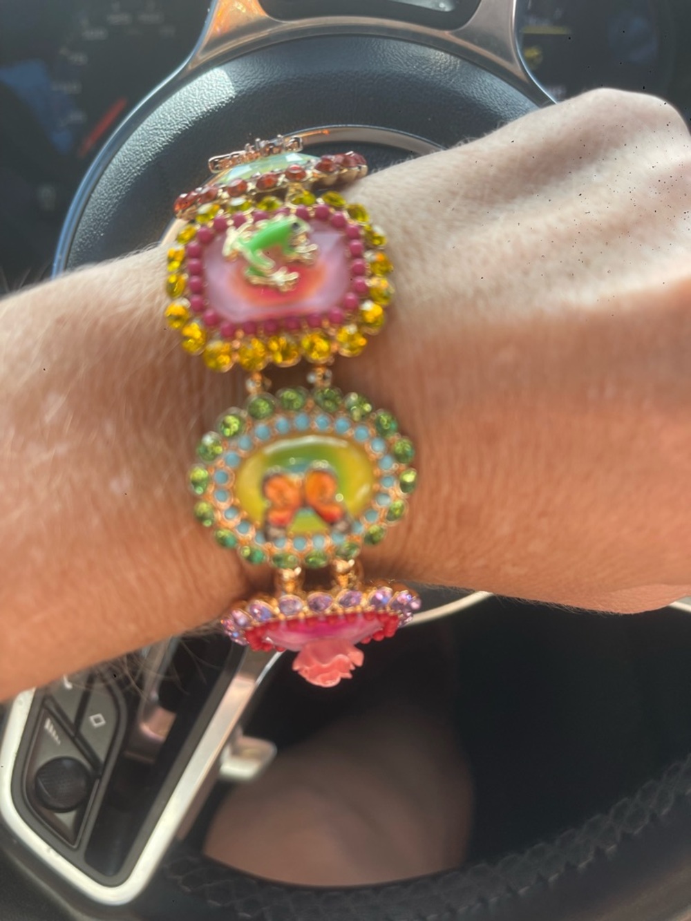 Betsey Johnson Statement Bracelet – Dolce Style 💎✨